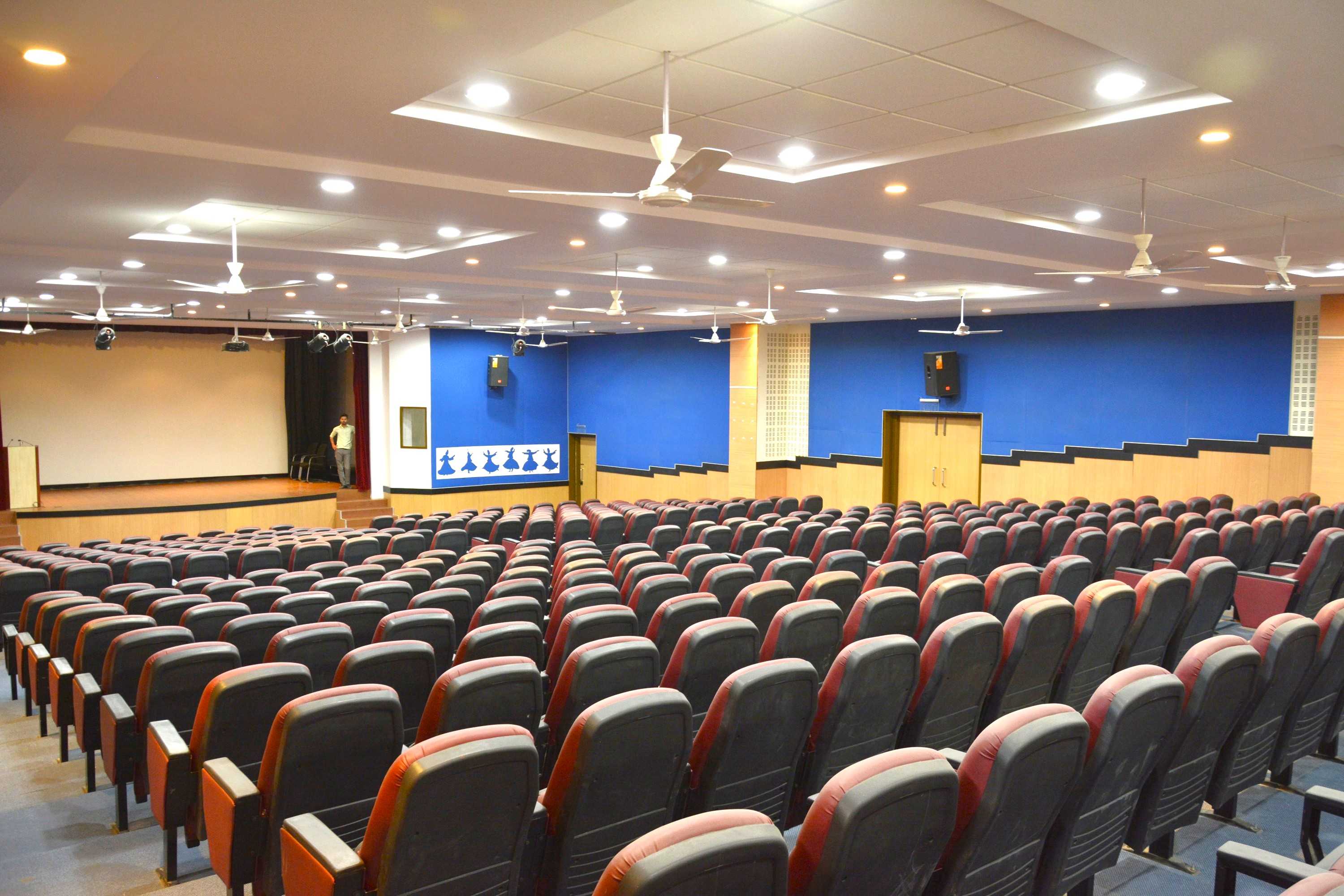Auditorium &mdash; Photo 2