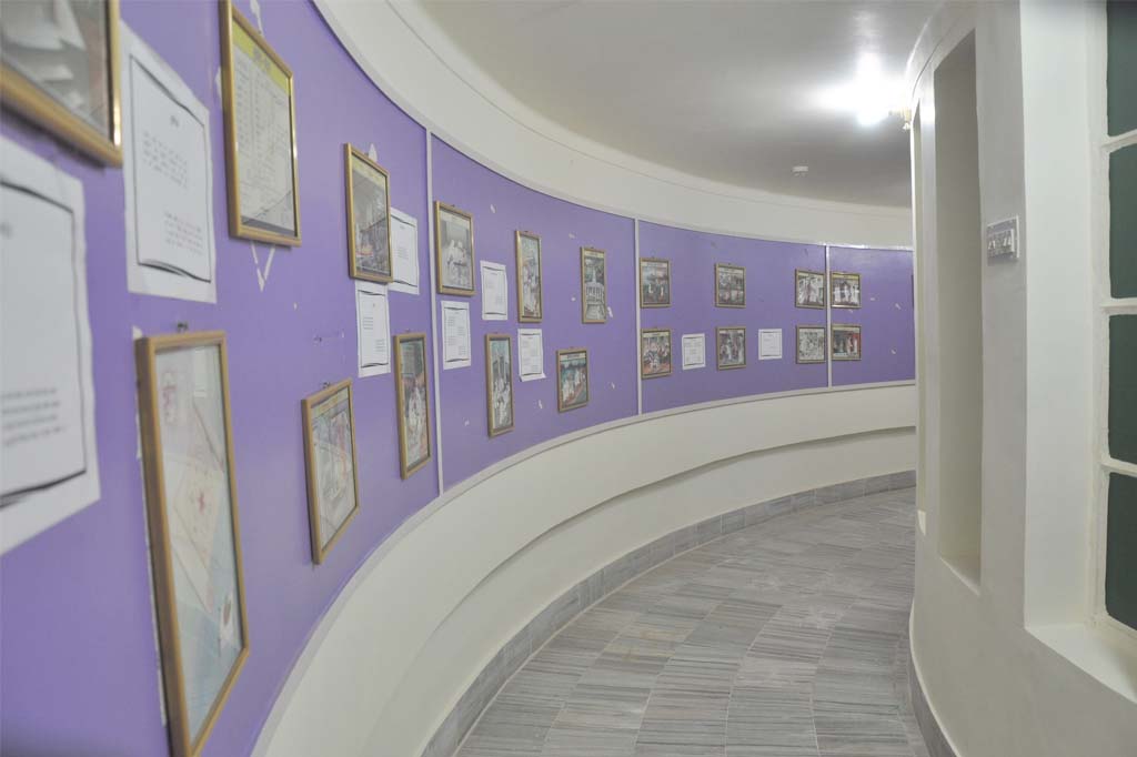 Library — Photo 2