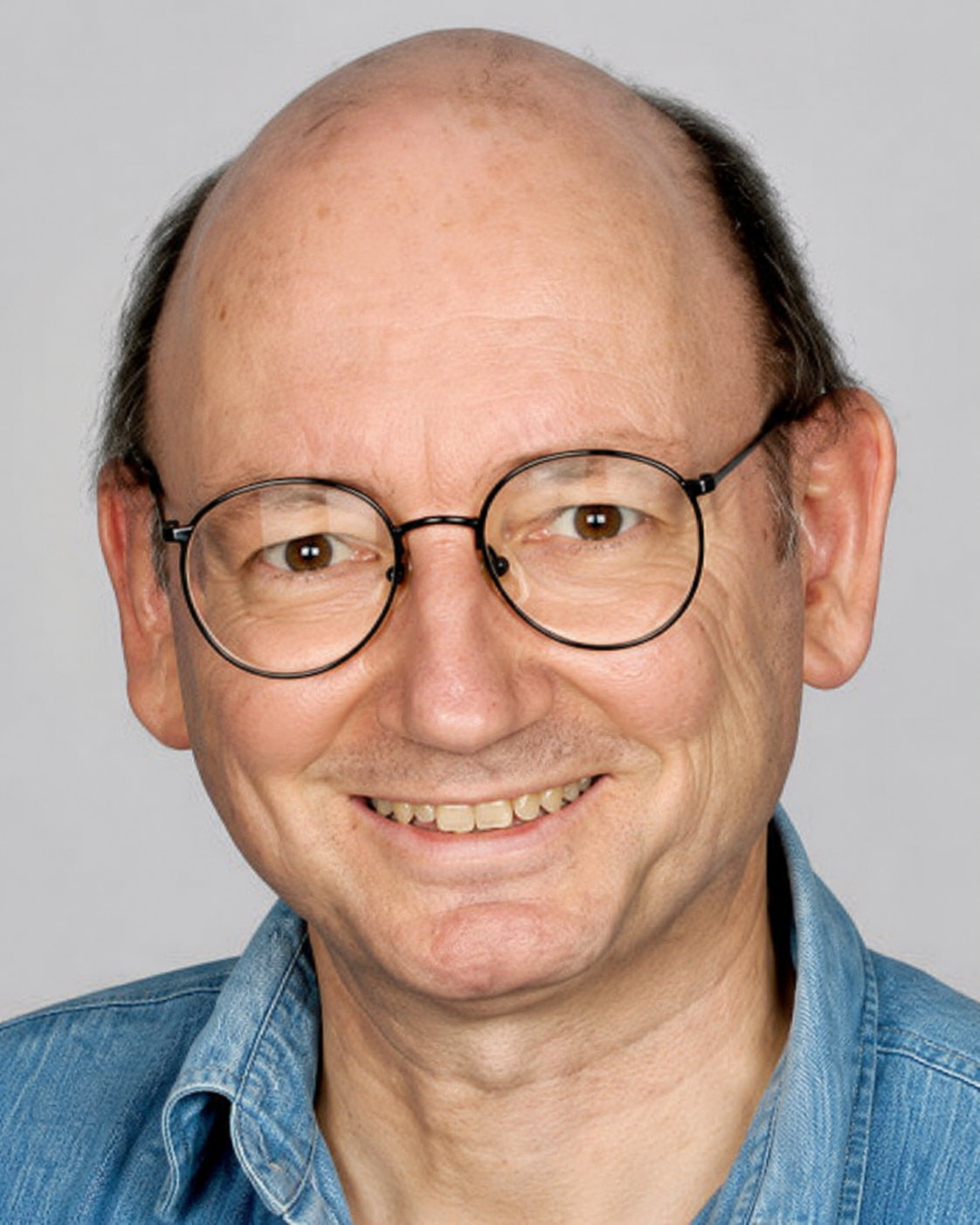 Dr. Peter Flugel