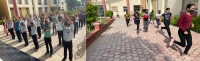 सामुहिक राष्ट्रगान के साथ दौड़ व योग का आयोजन